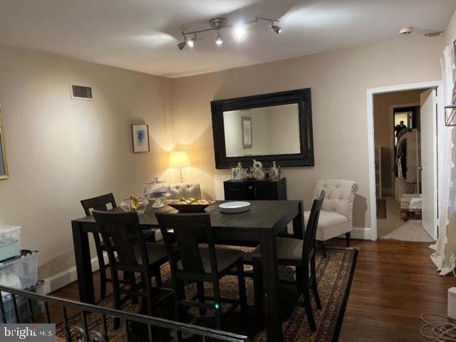 Building Photo - 1906 Fairmount Ave