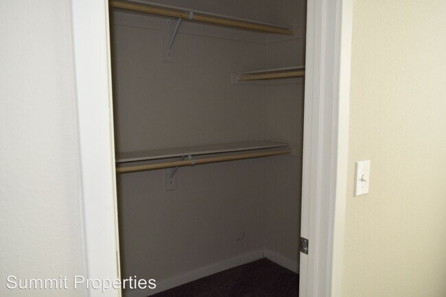 Building Photo - 3 br, 2 bath House - 1416 Manzanita Way
