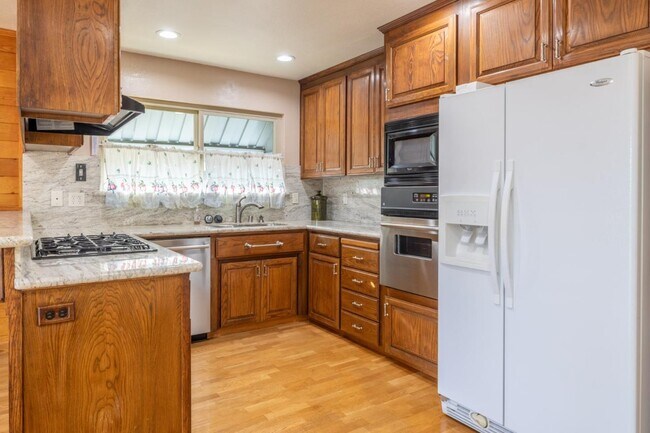 Building Photo - 3276 Andora Dr