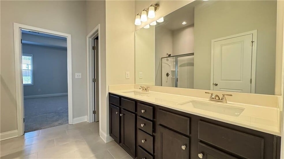 Building Photo - 4587 Silver Oak Dr