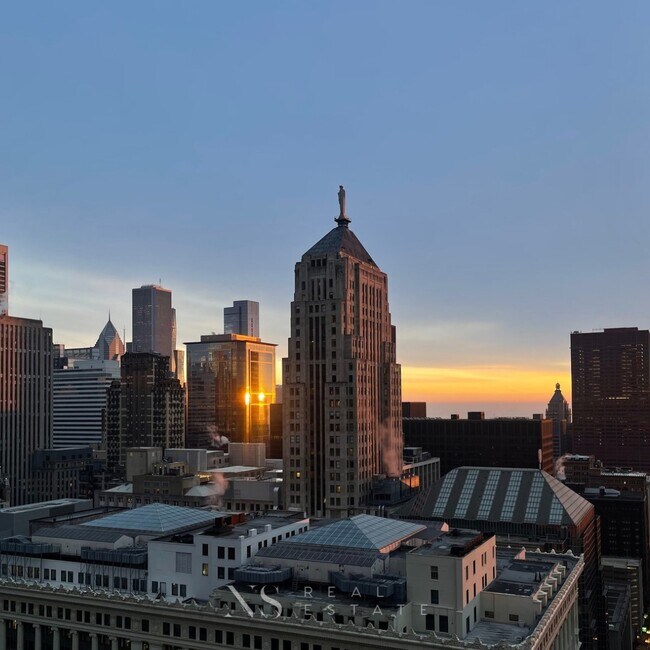 Building Photo - 235 W Van Buren St