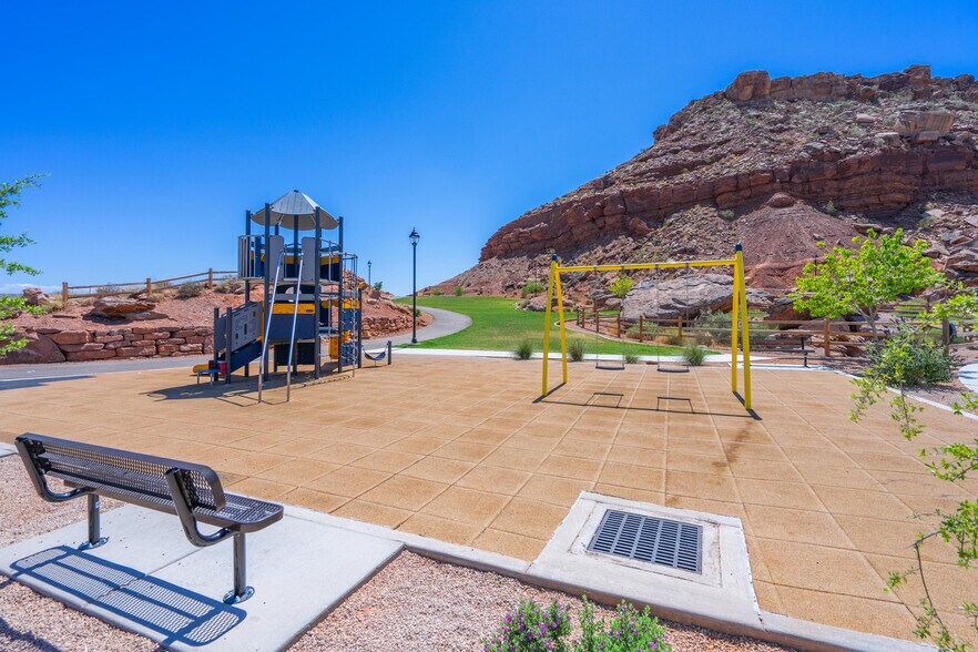 Building Photo - 3158 E Fuchsia Dr