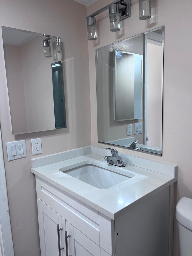 Building Photo - 251 S Golf Blvd