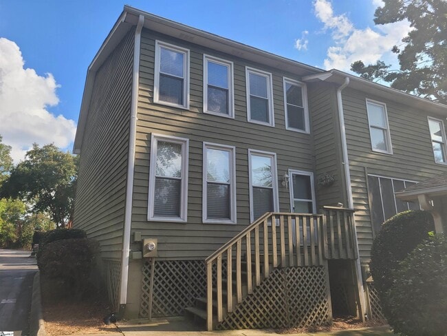 Building Photo - 99 Falcon Crest Dr