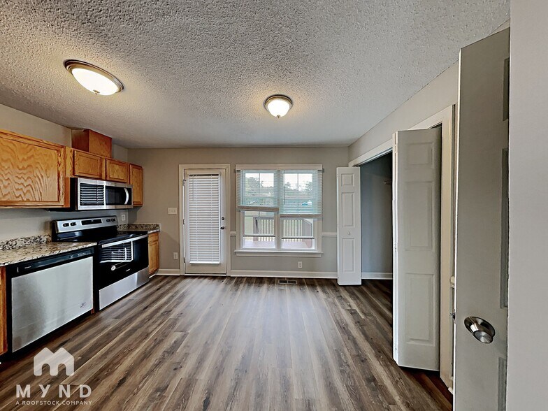 Building Photo - 508 Yellow Berry Run