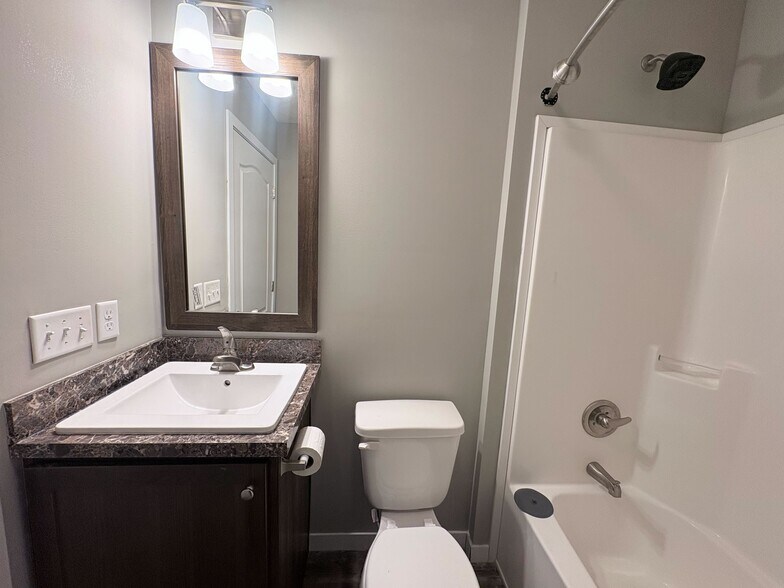 Building Photo - 10610 State Rte 762