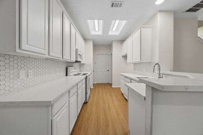 Building Photo - 17602 Bering Bridge Ln