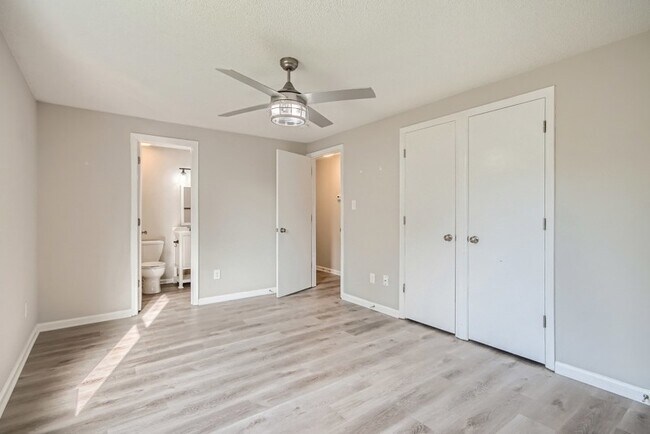 Building Photo - 5934 Sunrise Ct