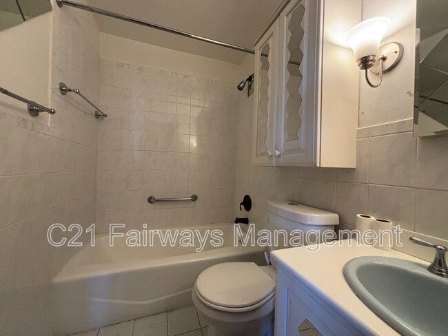 Building Photo - 236 Highland Ave