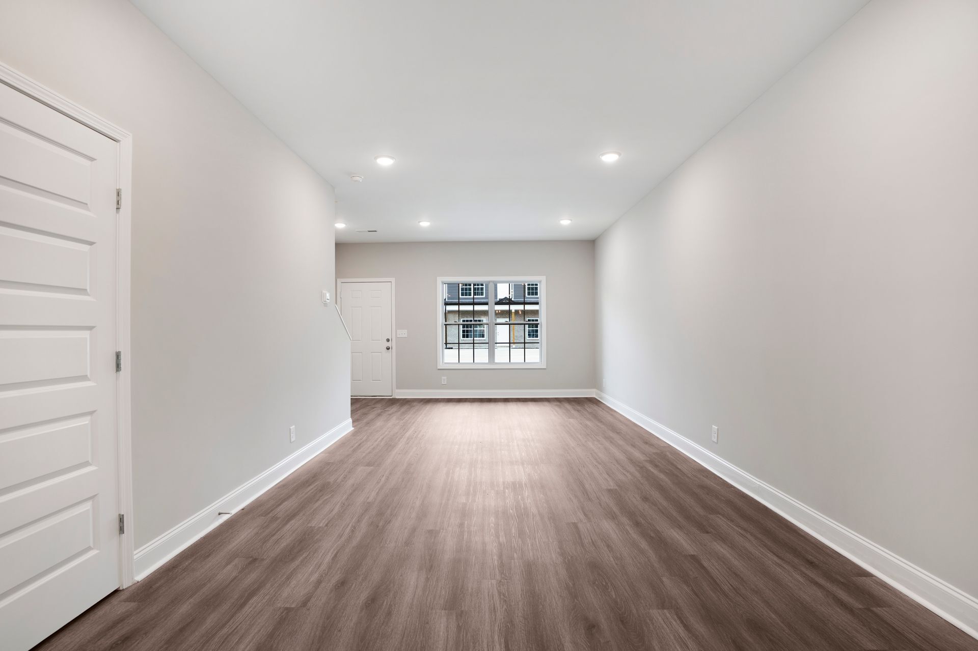 Building Photo - Excell Pointe 2 Bedroom Townhomes