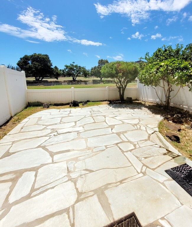 Building Photo - AVAILABLE | Hawaii Kai: 3 Bedroom,2.5 Bathroom Townhome w/AC & Attached Garage |  | Features: In ...