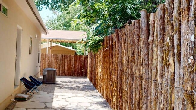 Building Photo - Clean new home in great location. close to downtown, parks, restaurants, shopping