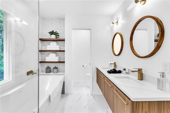 Building Photo - 3882 The Ascent NE