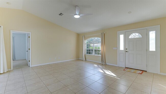 Building Photo - 7146 Sablon Rd
