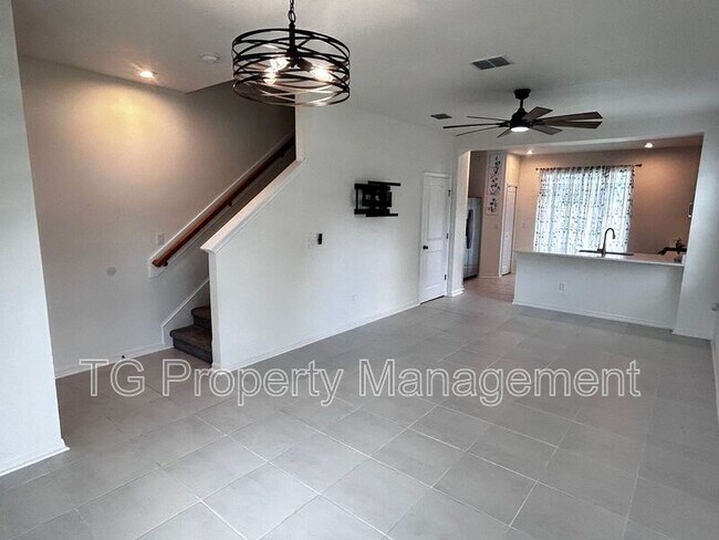 Building Photo - 379 Annies Pl