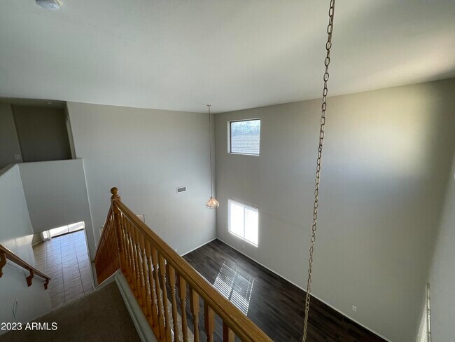 Building Photo - 3517 E Crescent Way