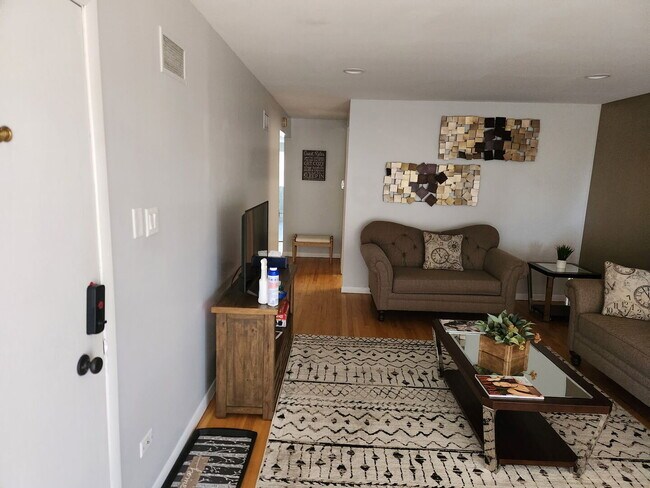 Building Photo - 368 Luella Ave