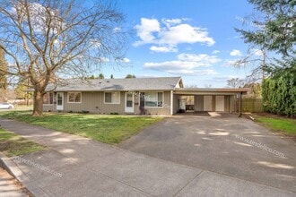 Building Photo - Cozy 2-Bedroom Duplex with Water/Sewer/Garbage & Lawncare  Included!