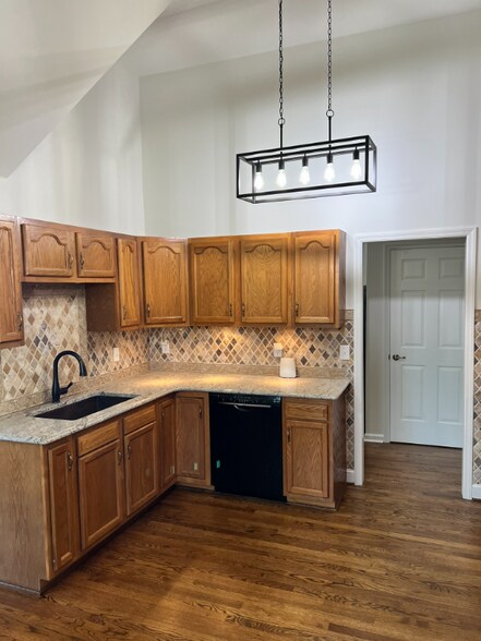 Building Photo - 2686 Douglas Ln