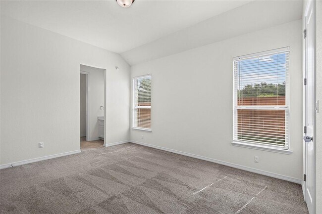 Building Photo - 1336 Academy Oaks Dr