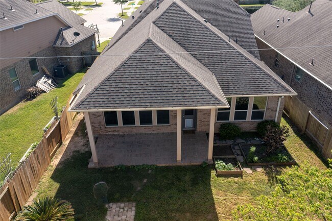 Building Photo - 2135 Llerena Ln