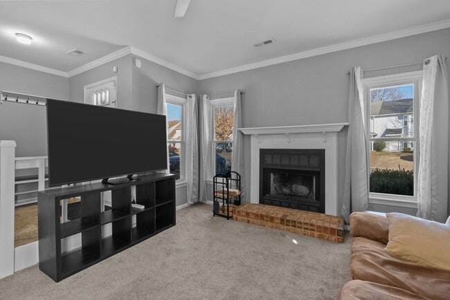 Building Photo - Beautiful Townhouse-Style Home in Virginia Beach!