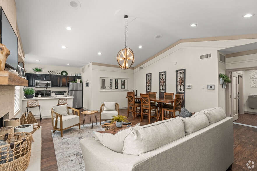 Primary Photo - Walnut Creek Apartments