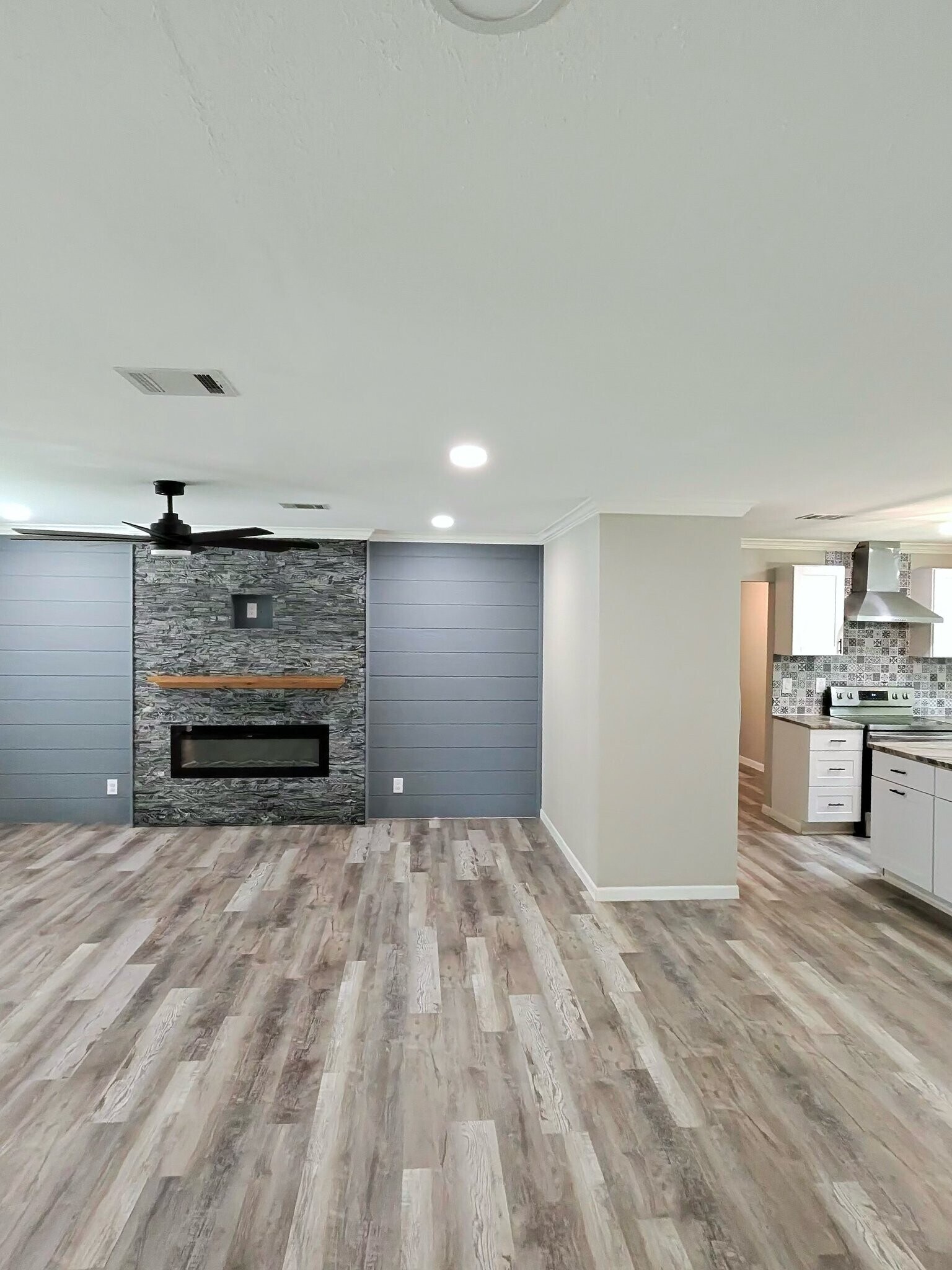 Building Photo - 904 Westview Cir