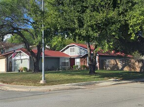 Building Photo - 17002 Vista Park Dr