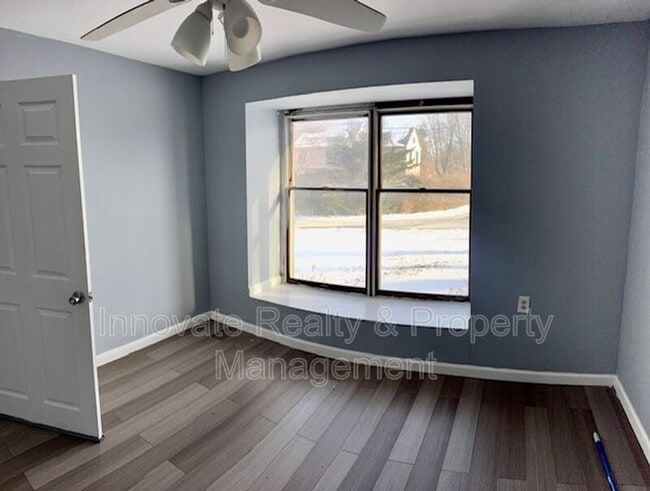 Building Photo - 1126 Sunset Ln