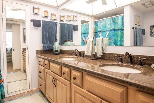 Building Photo - 2630 Pearce Dr