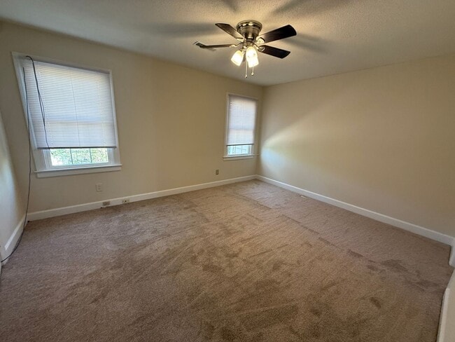 Building Photo - 3405 Gina Ct NW