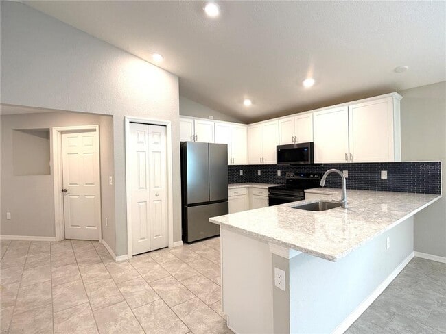 Building Photo - 1337 Cascade Dr