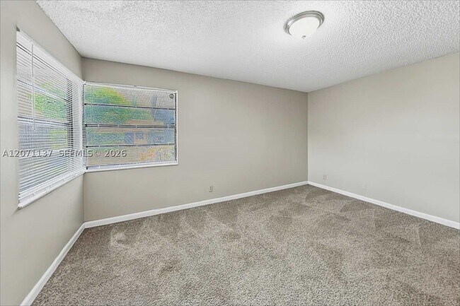 Building Photo - 381 Deer Creek Wildwood Ln E