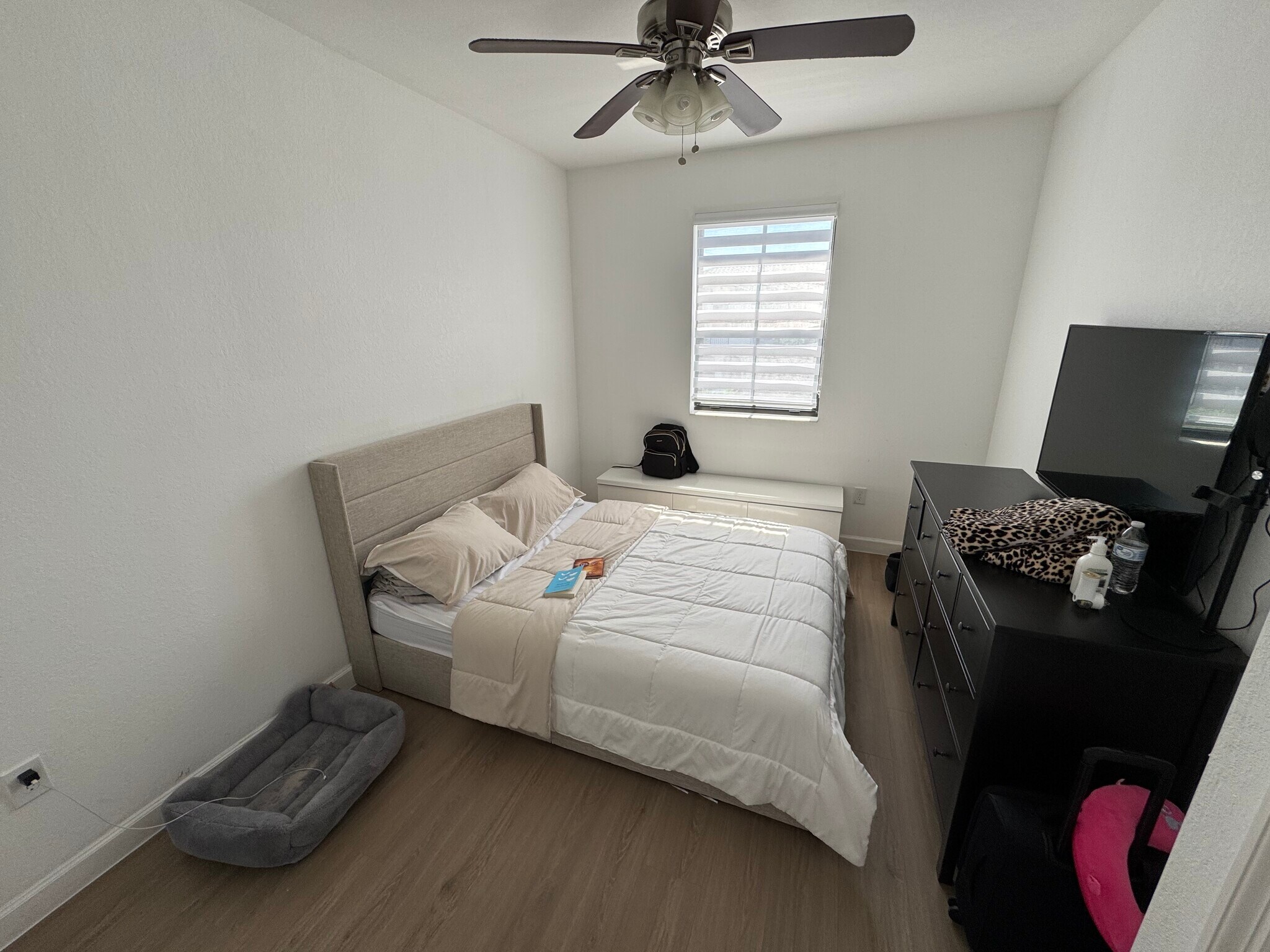 2ND BEDROOM QUEEN - 8880 NW 102nd Pl