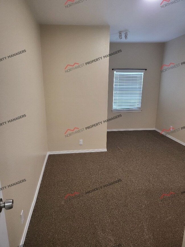 Building Photo - STATUS: *AVAILABLE* | R28 | $1895 + $100 FLAT RATE FOR W/S