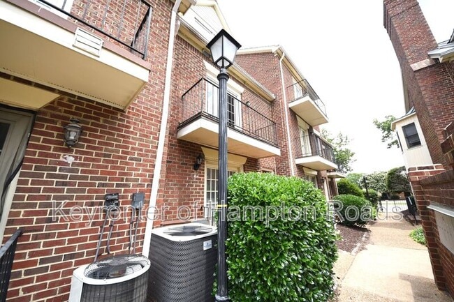 Building Photo - 20 Academy Ln
