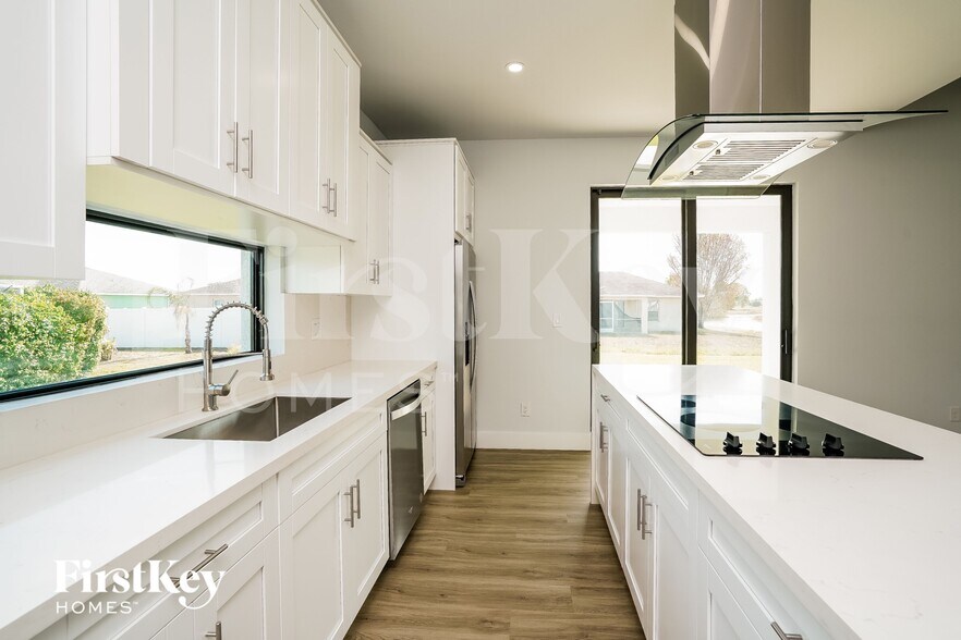 Building Photo - 1131 NE 2nd Pl