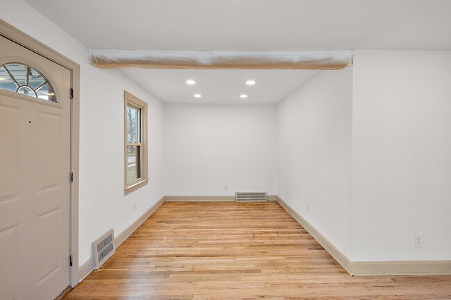 Building Photo - 3129 Prairie Ave