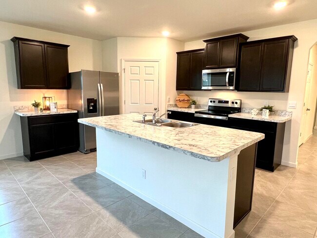 Building Photo - 4011 SW Kidd Ct