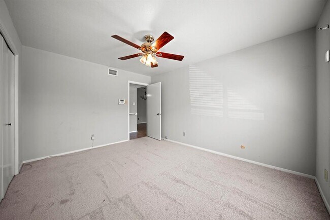 Building Photo - 14555 Wunderlich Dr