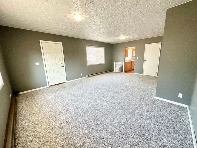 Building Photo - 2 Bedroom 1 Bathroom Home with Acreage in Town