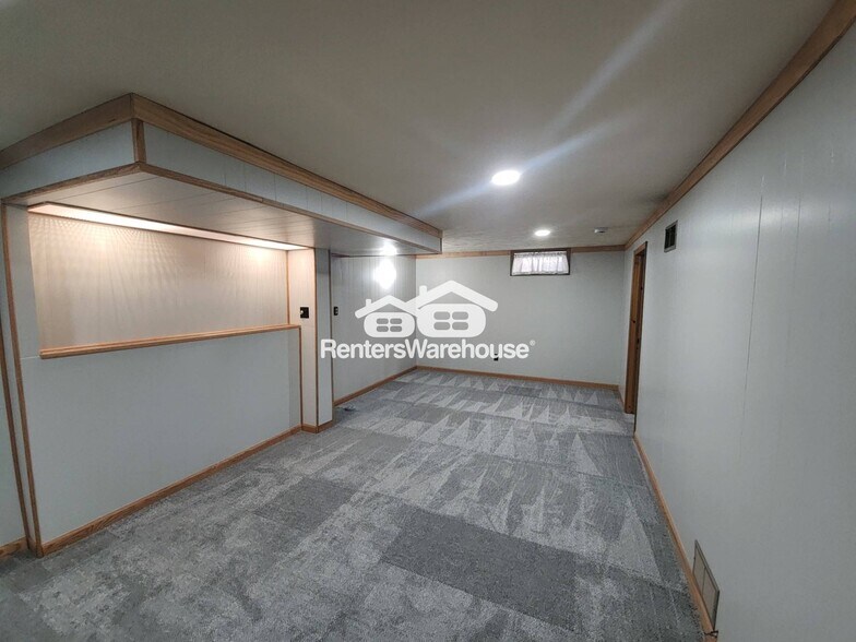 Building Photo - 732 E Lincoln Rd