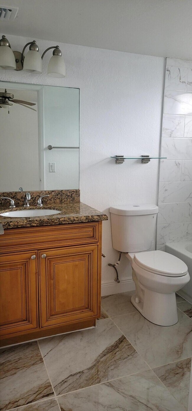 Building Photo - 1523 Lake Crystal Dr