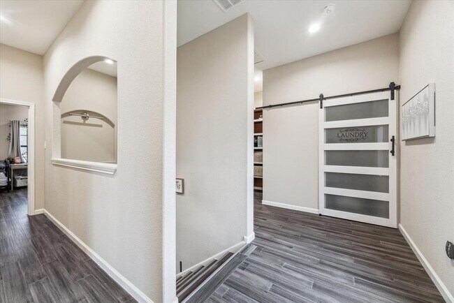 Building Photo - 24727 Saddlespur Ln
