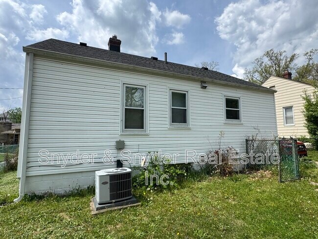 Building Photo - 349 St Leger Ave