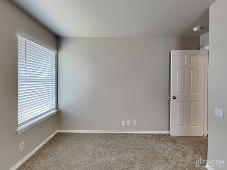 Building Photo - 1719 Joy Spring