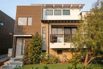 Building Photo - 1825 11th St