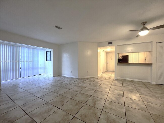 Building Photo - 9707 Hammocks Blvd