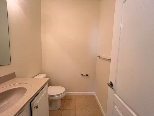 Building Photo - Perfect apartment waiting for you!